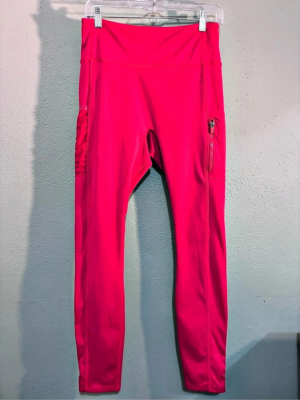Fabletics Motion365 Athletic Pants in Pink Size Large Like New